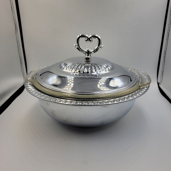 Vintage Shelton Ware, NYC Covered Dish w/ Glass Anchor Hocking Bowl Insert - Picture 1 of 9